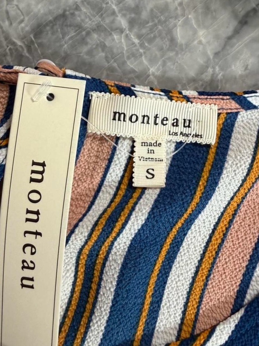 Monteau Los Angeles NWT Striped Peplum Blouse Size Small Flutter Sleeve Chevron - Picture 5 of 6